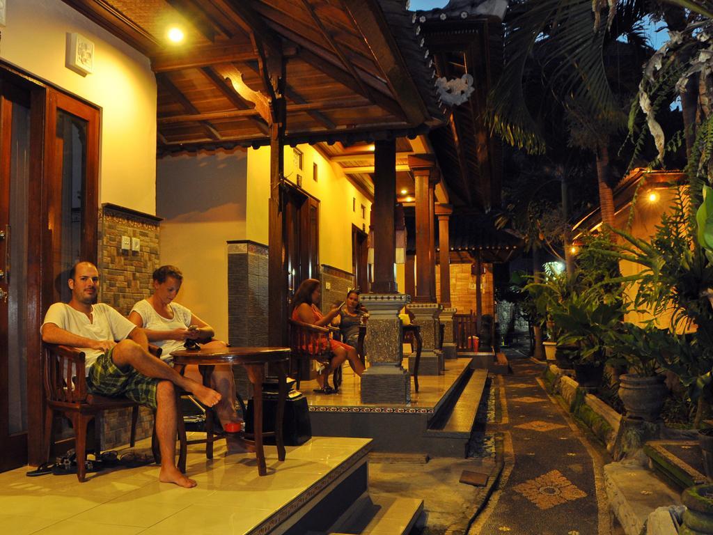 Dewi Antara Homestay Ubud  Luaran gambar