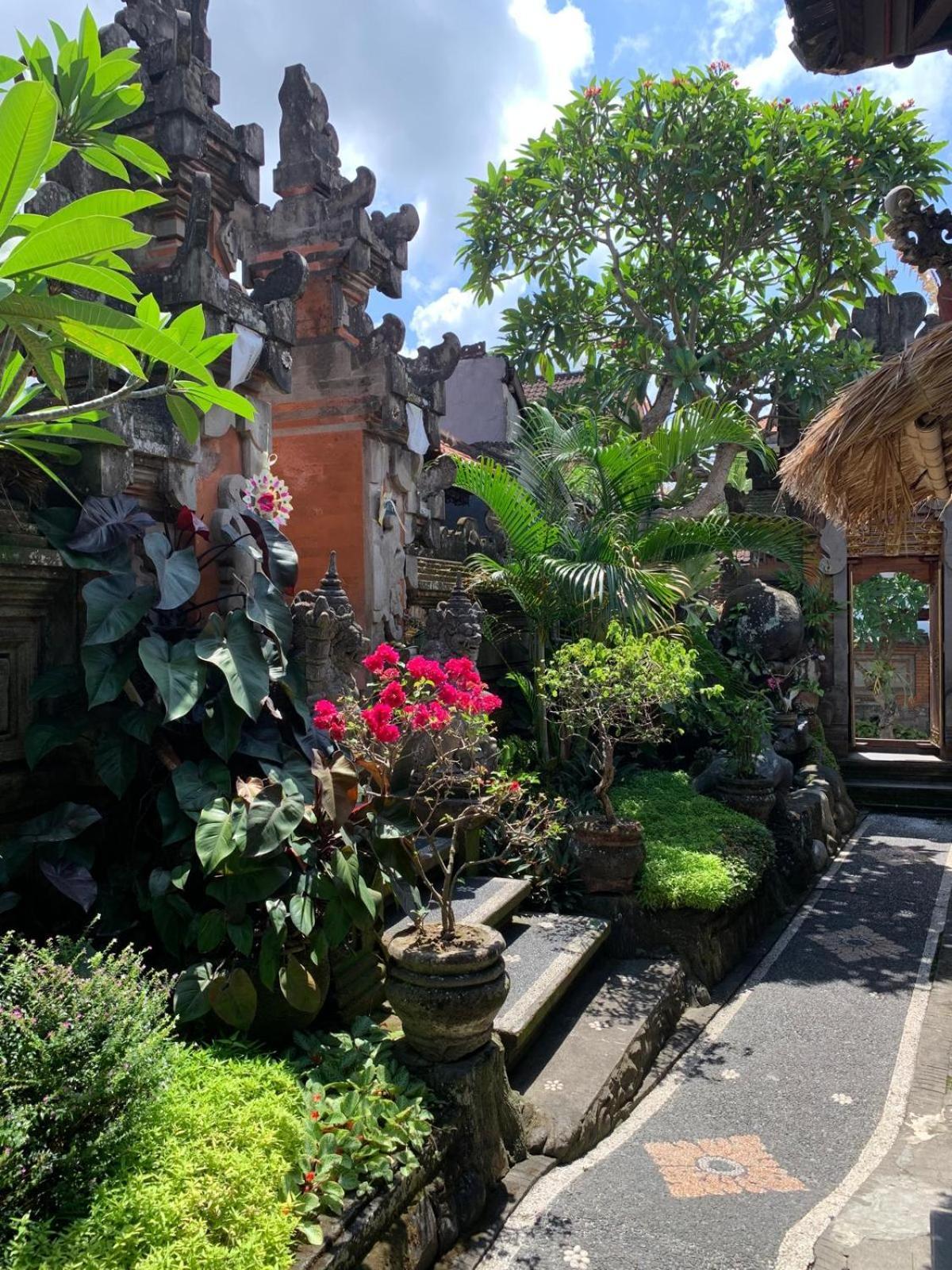 Dewi Antara Homestay Ubud  Luaran gambar